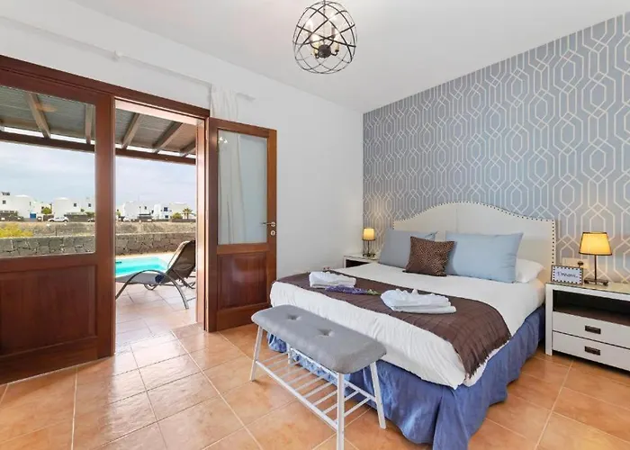Lanzarote 3 Islands - Pool Heated Vila *